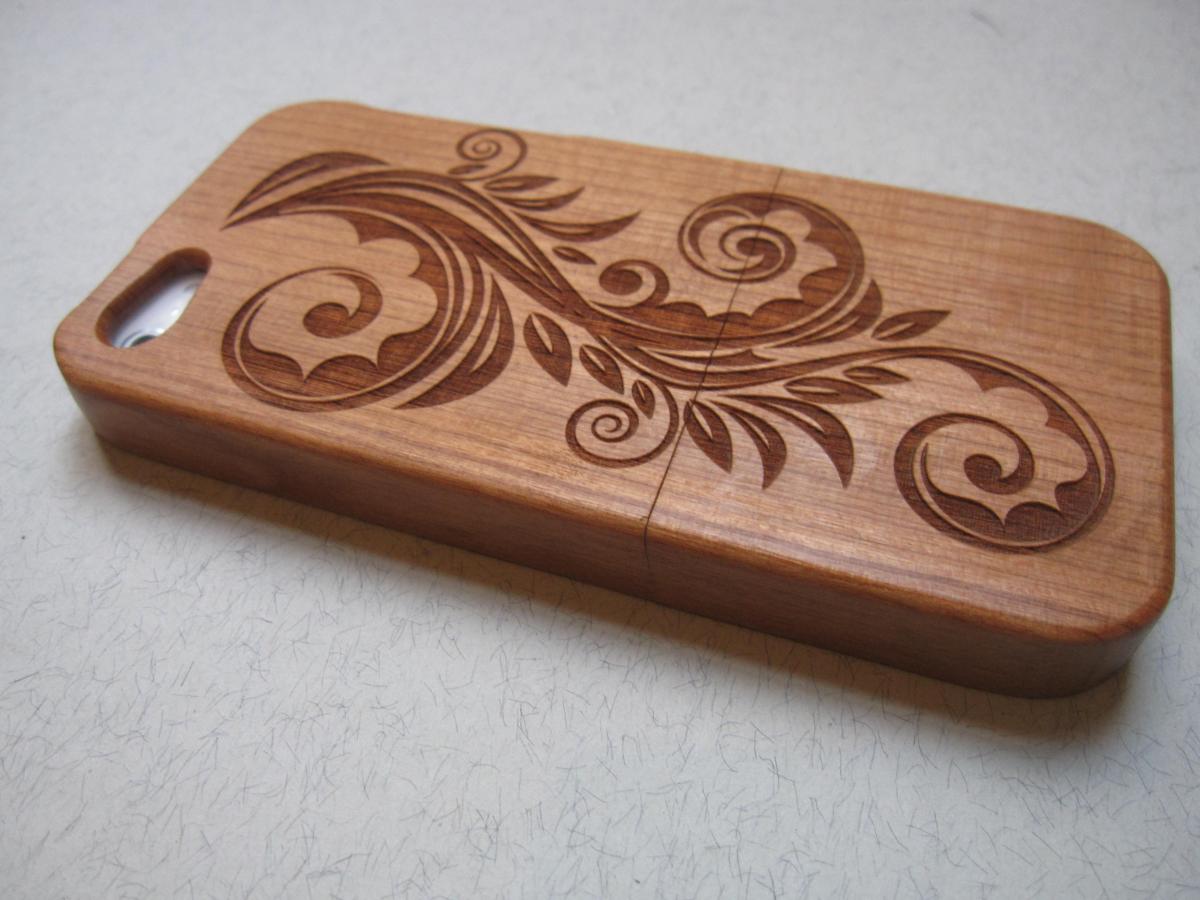 Iphone 5 Case - Wooden Cases Bamboo, Cherry And Walnut Wood - Flower